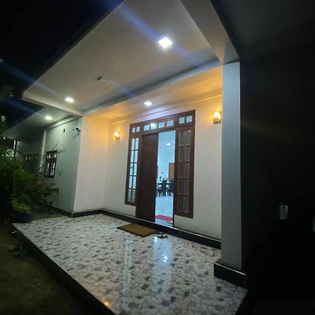 Lalitha Holiday Inn Jaffna Extérieur photo